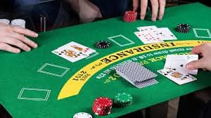Pemain menempatkan taruhan pada berbagai meja live casino sesuai selera